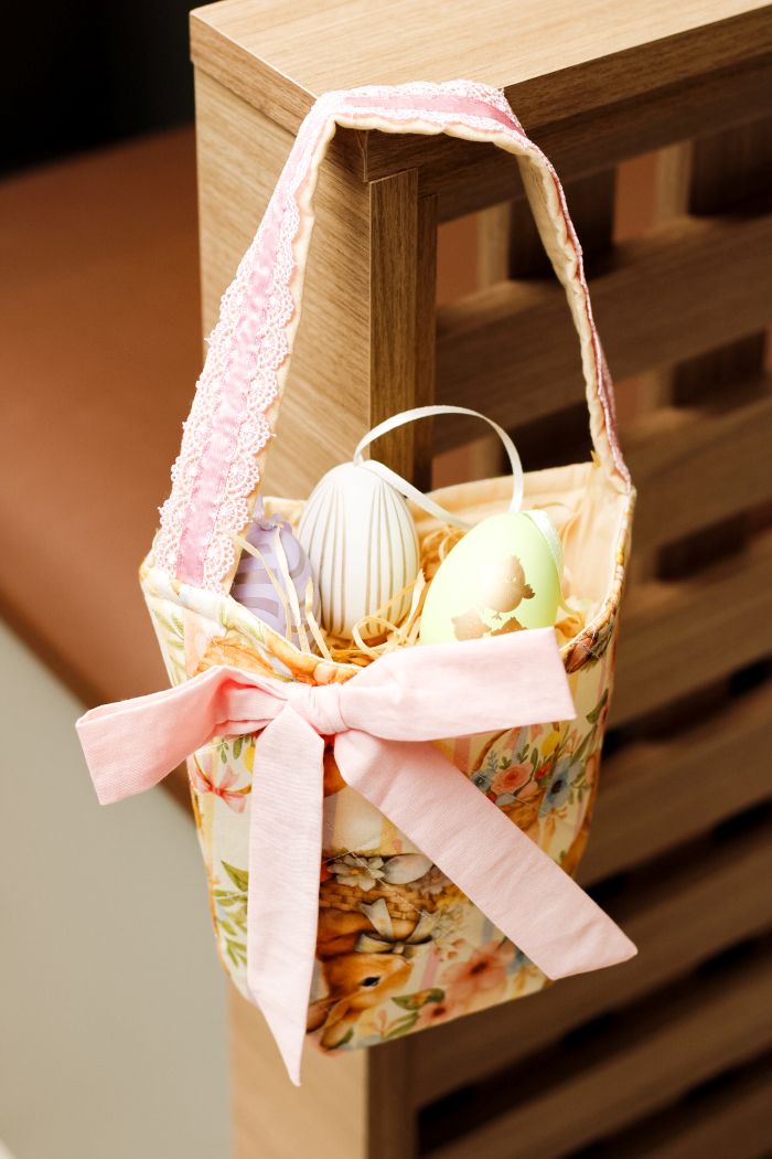 CESTA DE PÁSCOA COM LAÇO